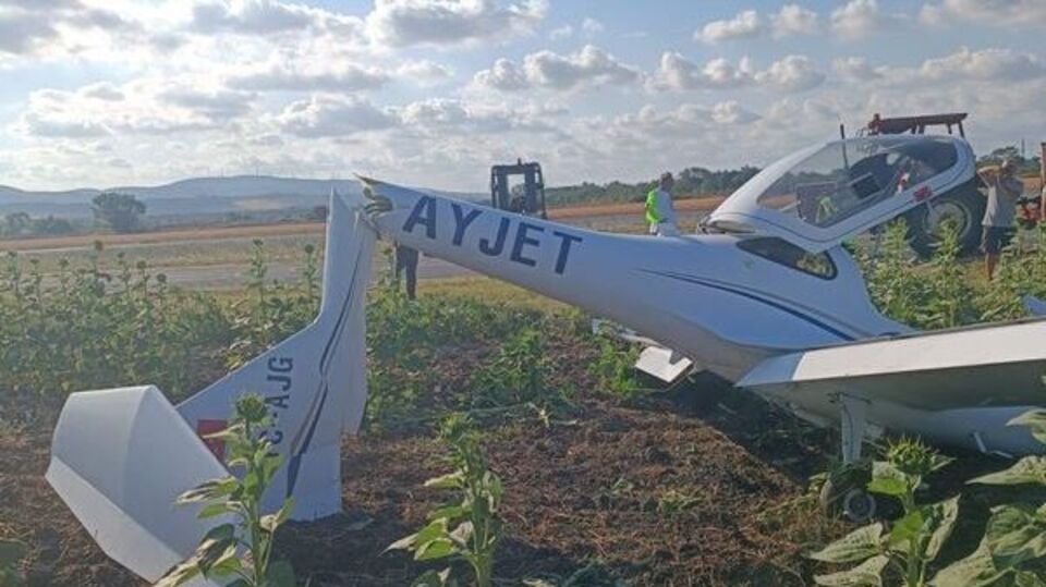 Çatalca'da eğitim uçağı kaza kırıma uğradı
