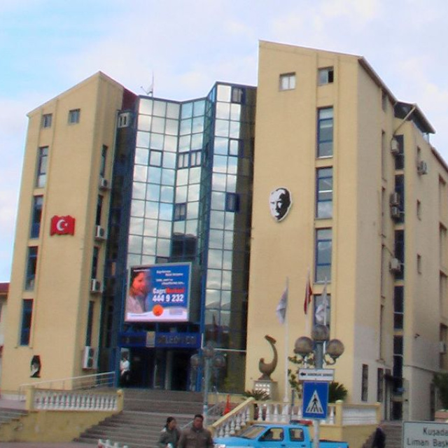 Kuşadası Belediyesi'ne operasyon: 21 gözaltı kararı