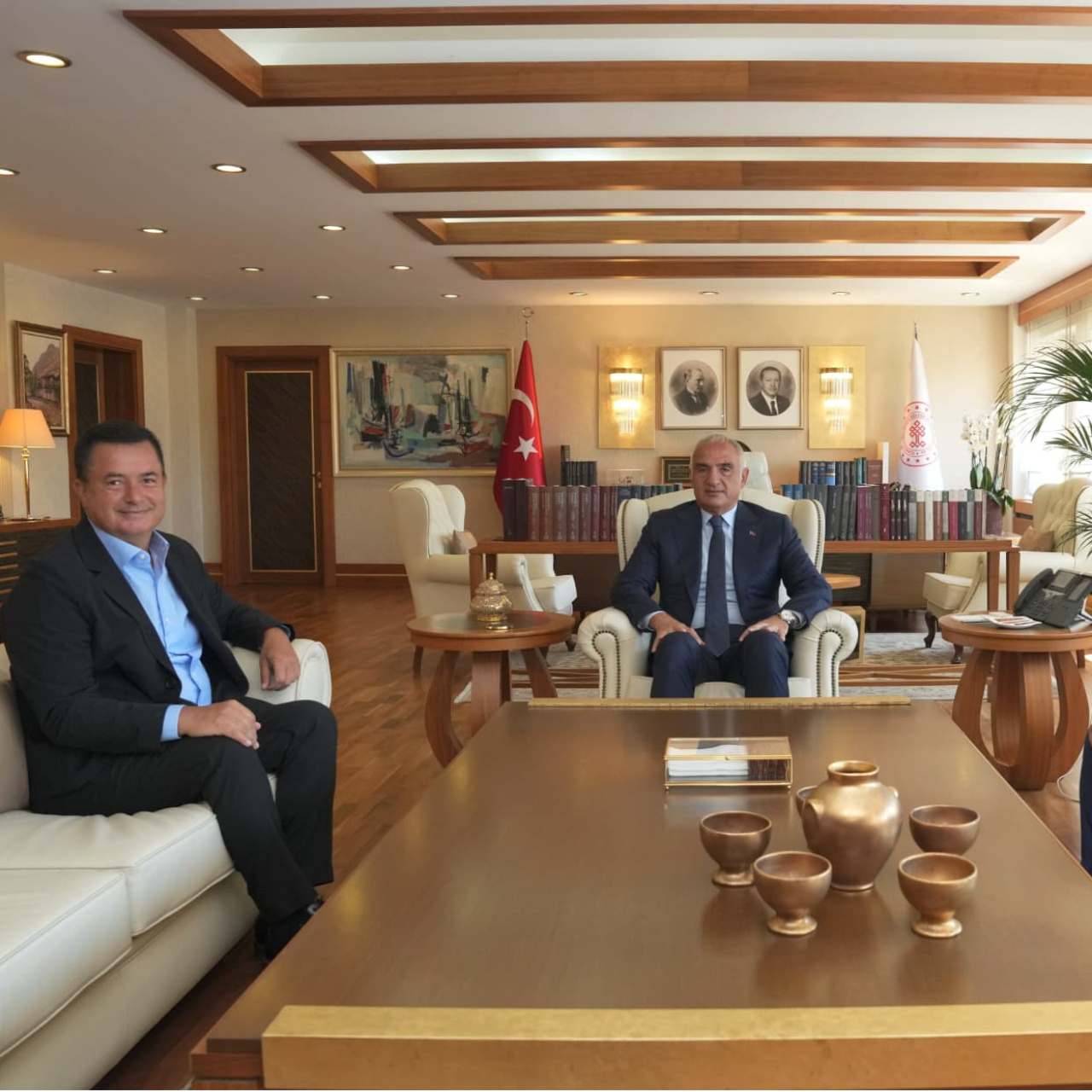 Bakan Ersoy, Acun Ilıcalı'yı ağırladı
