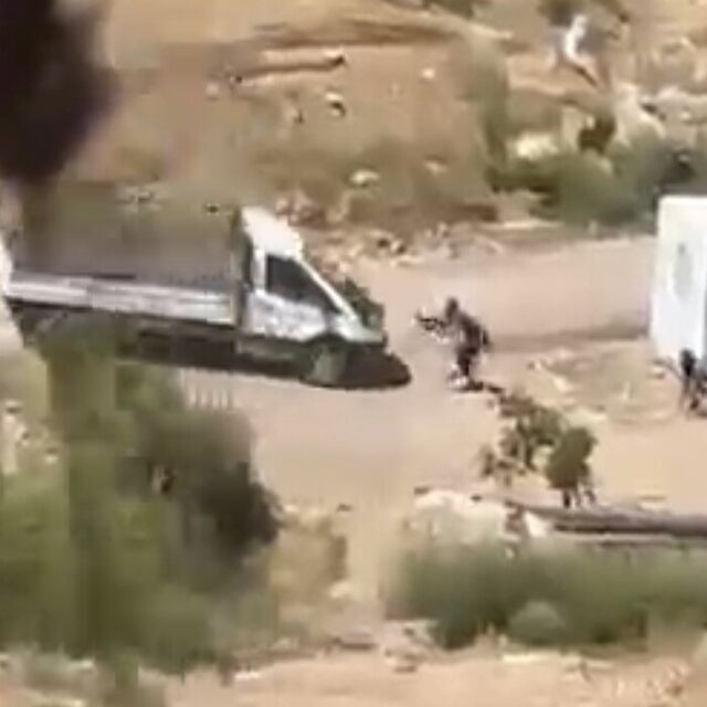 Kavgaya kamyonetle daldı! Metrelerce fırlattı!