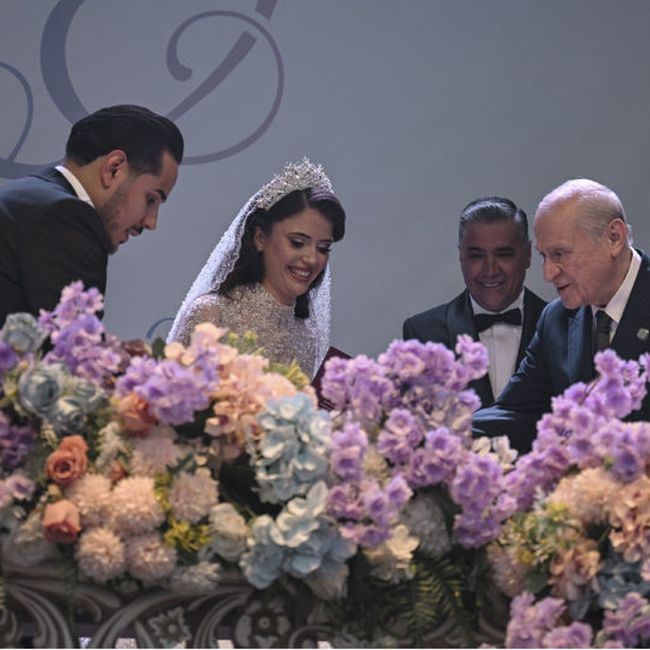 Bahçeli nikah şahidi oldu