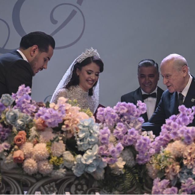 Bahçeli nikah şahidi oldu