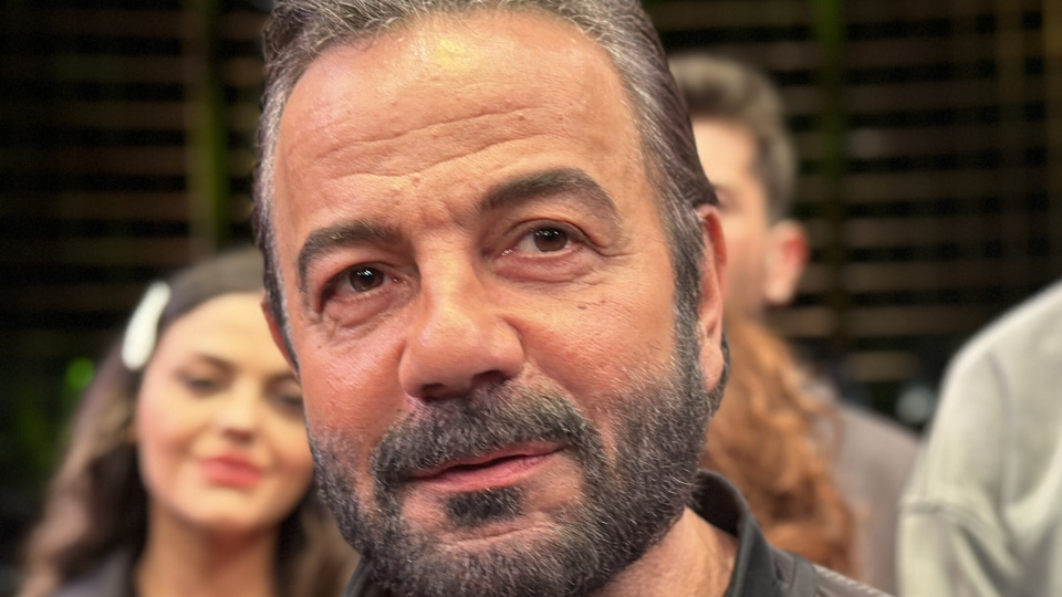 Annesini yazdığı şiirle andı