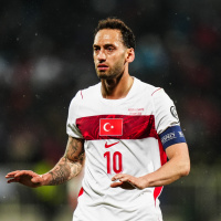 Hakan Çalhanoğlu'dan transfer açıklaması!