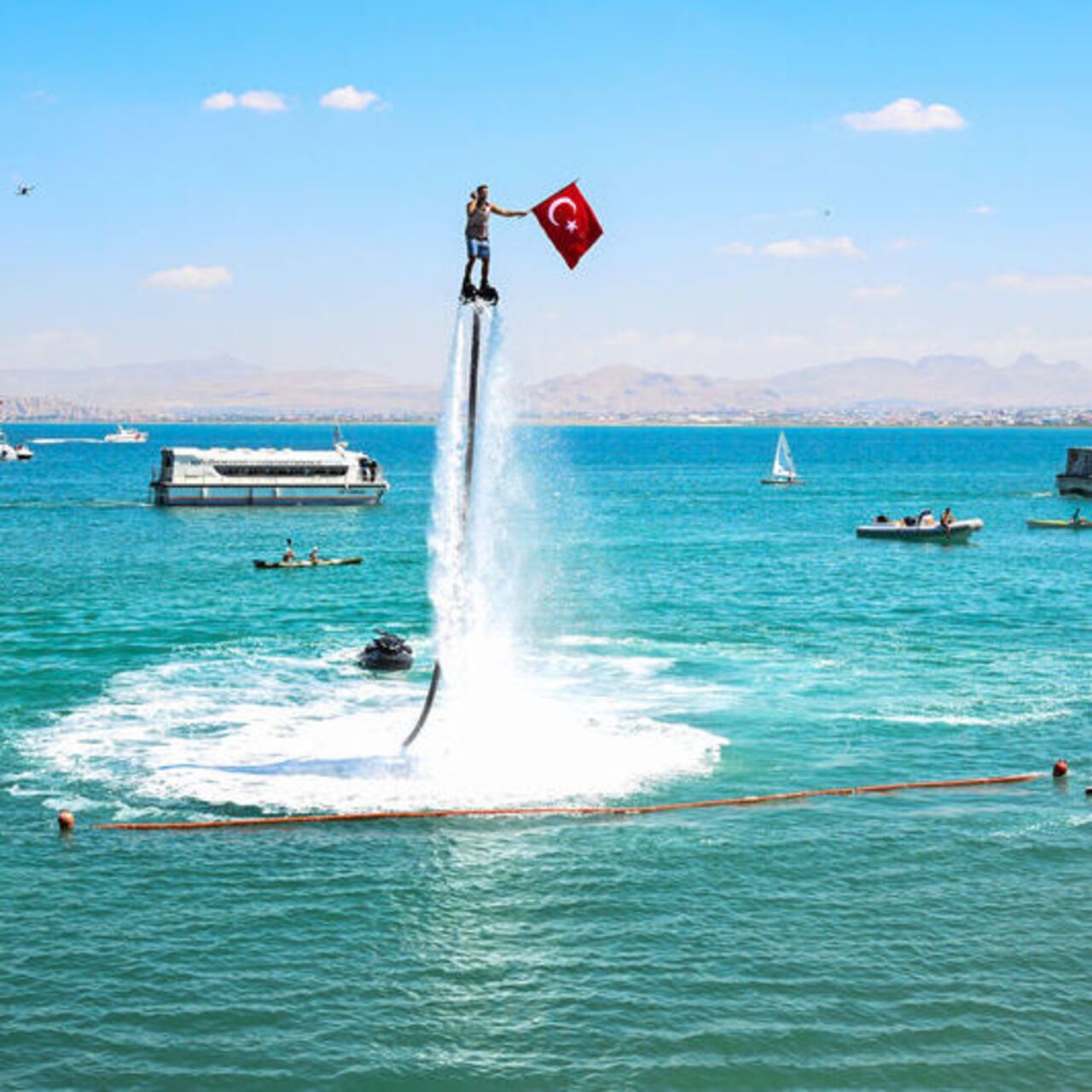 "12. Van Denizi Su Sporları Festivali" başladı haber görseli