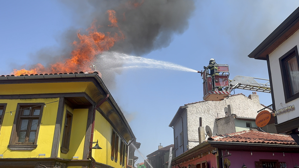 Tarihi Odunpazarı'nda kafe yangını