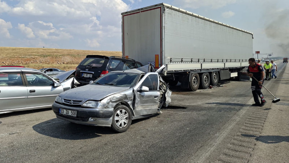 Anız yangını zincirlemeye kazaya neden oldu