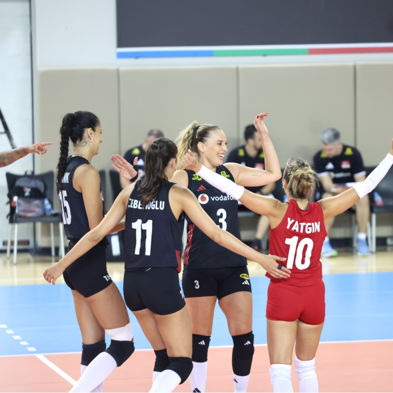 Filenin Sultanları Fransa'yı devirdi