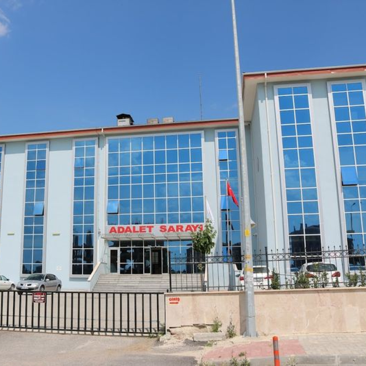 FETÖ şüphelileri sınırda yakalandı; 3 tutuklama