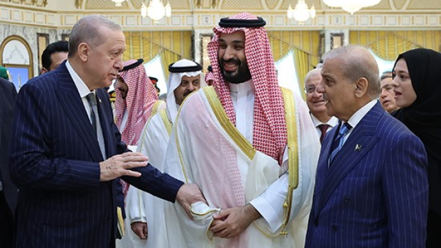 Mekke Anlaşması kime karşı ?