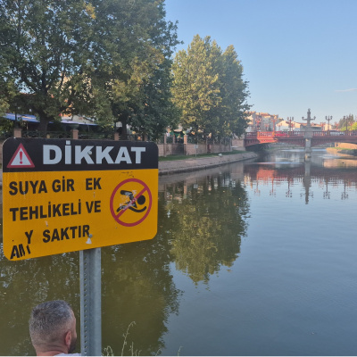 "Sizin için suya atıyorum" dedi ve