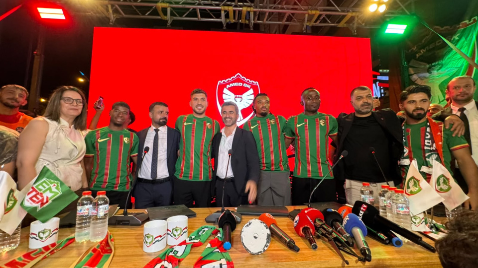 Amedspor'dan toplu imza töreni!