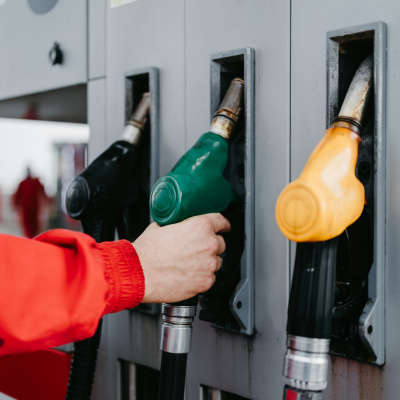 Benzine zam geldi!