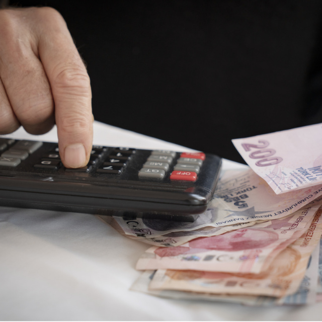 Emekliye seyyanen zam gelecek mi?
