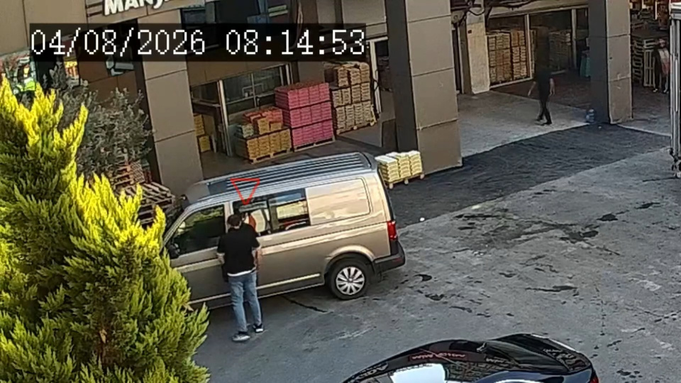 Sinyal kesici ile hırsızlık! Aracın kilitlenmesini engelledi!