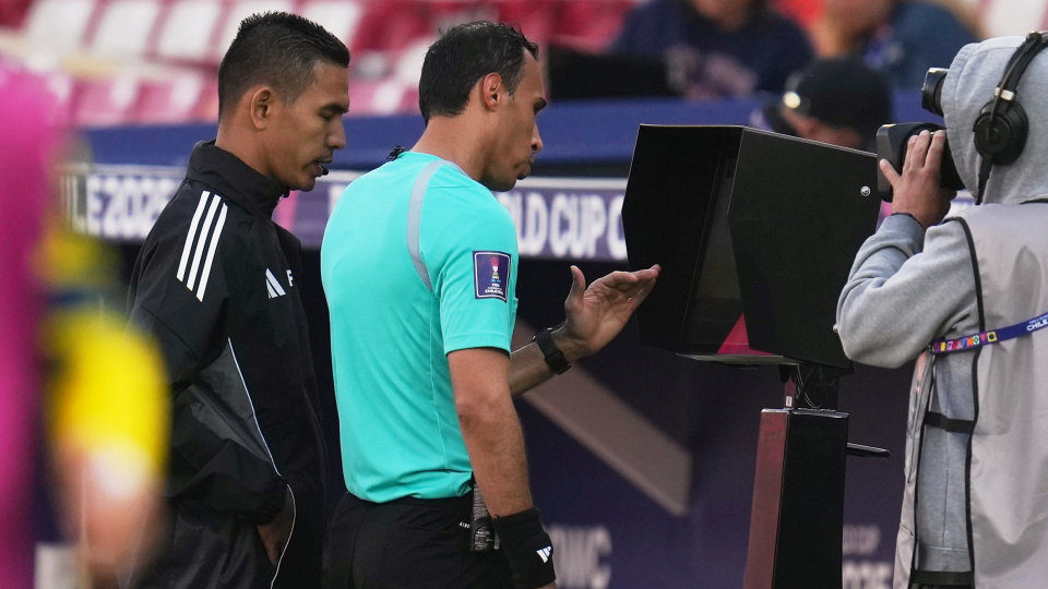 UEFA, "Clear Line"ı kullanıma sundu!