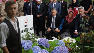 Şehit Eren Bülbül, kabri başında anıldı