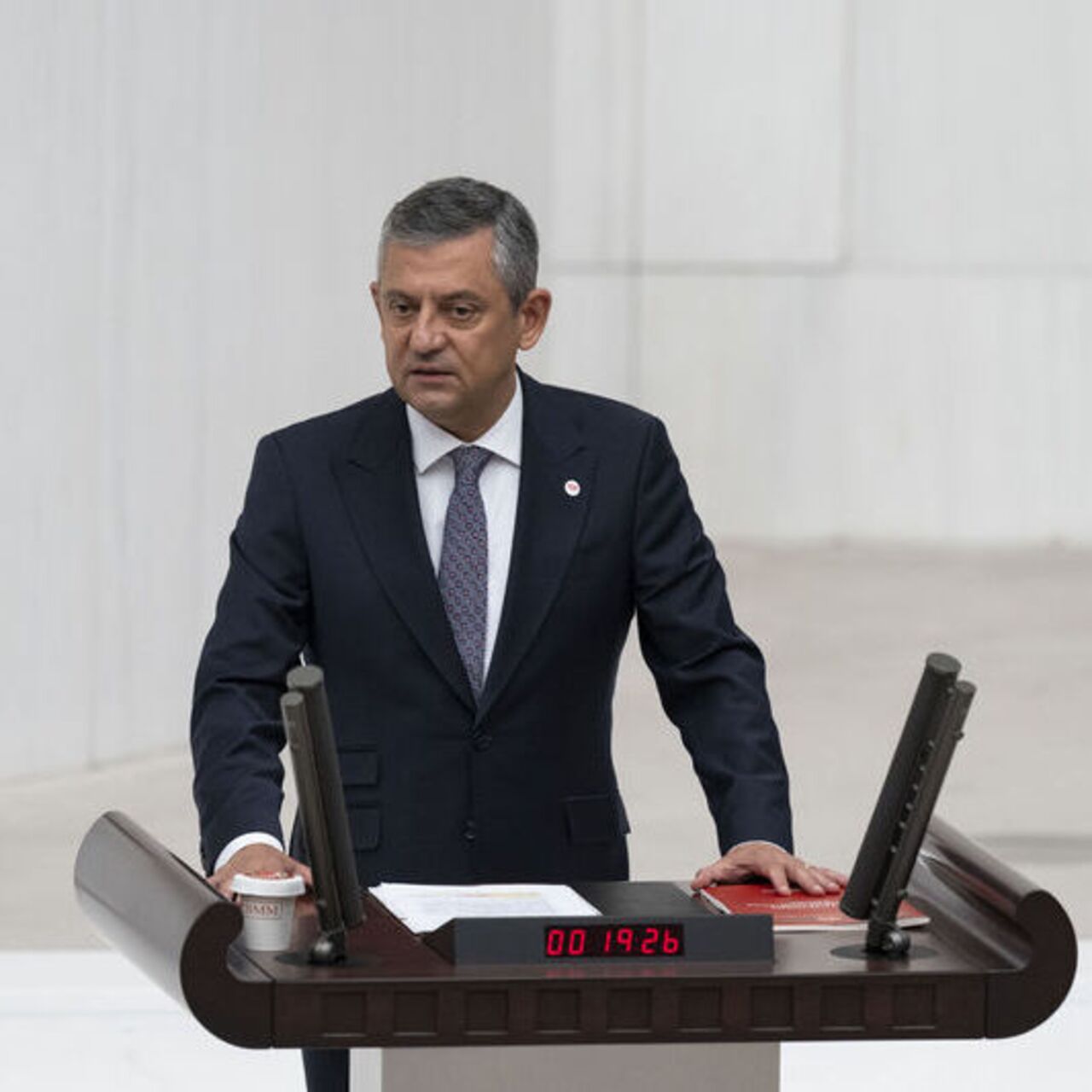 Özgür Özel'e destek mesajı