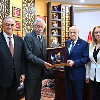 Bahçeli'ye özel hediye