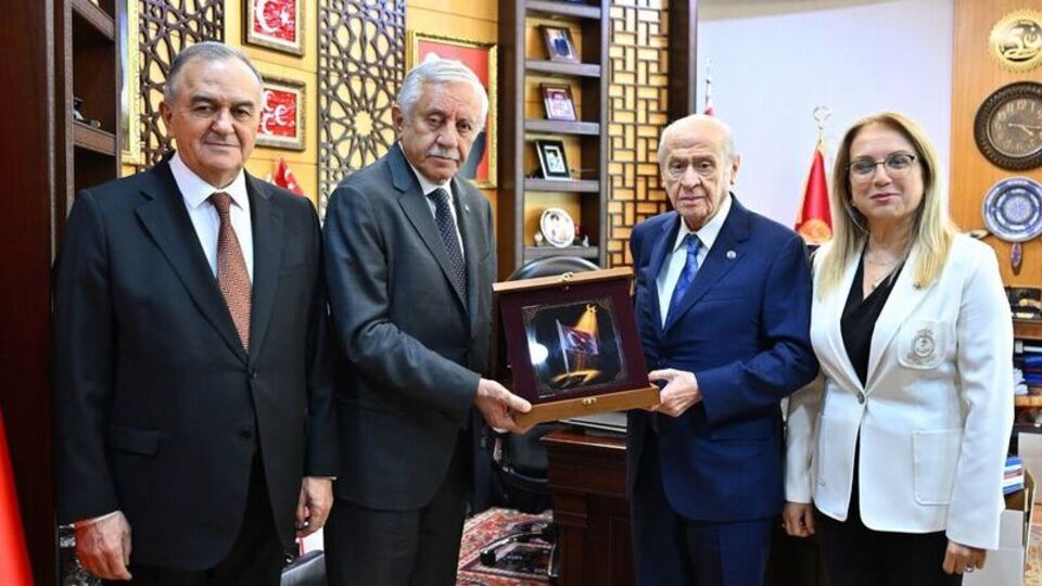 Bahçeli'ye özel hediye
