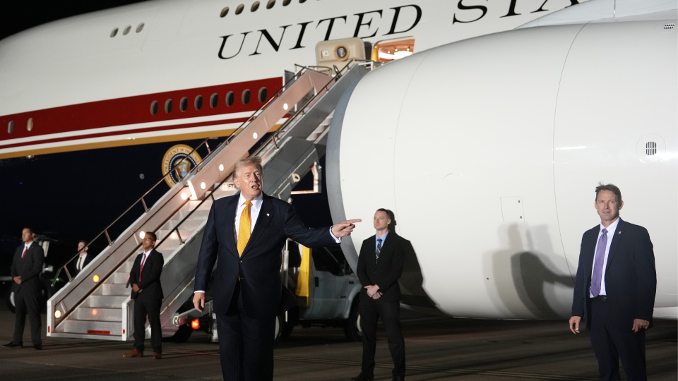 Trump Ankara dönüşü gizlice uçak değiştirdiğini doğruladı