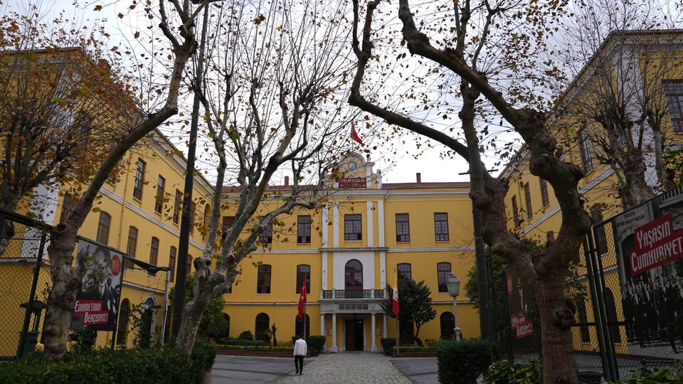 Galatasaray Lisesi'ne geçişte sınav şartı
