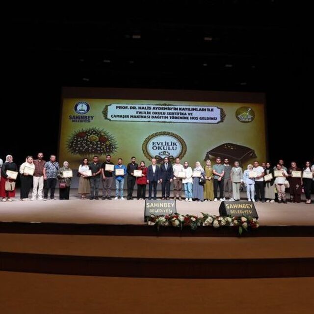951 çift "Evlilik Okulu"ndaki eğitimini tamamladı