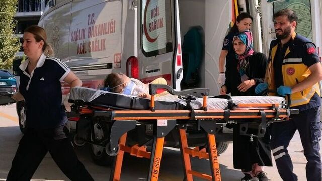 Balkondan düşen bebek ağır yaralandı