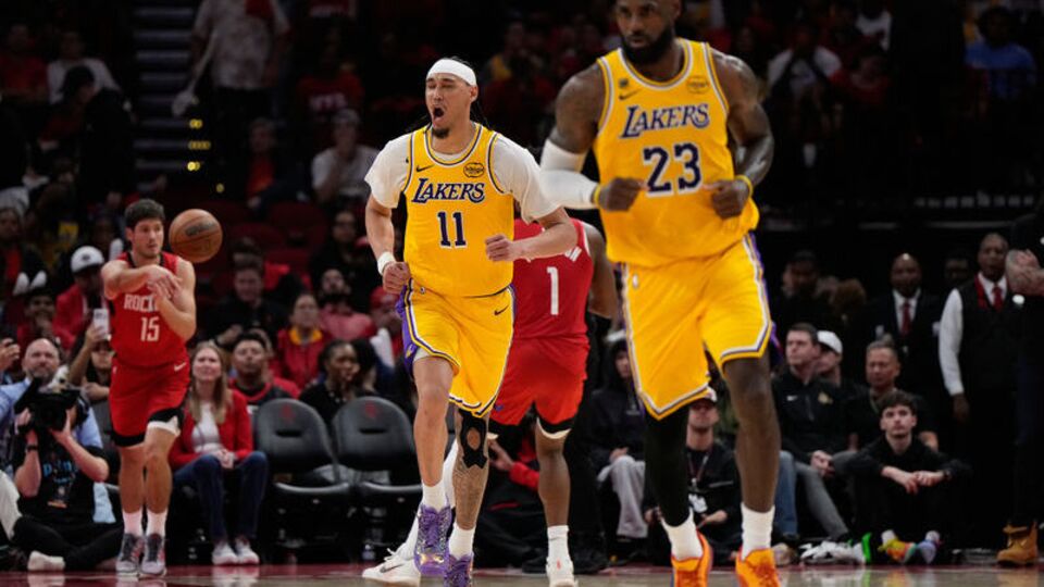 NBA'de dev anlaşma: LA Lakers rekor fiyata satılıyor