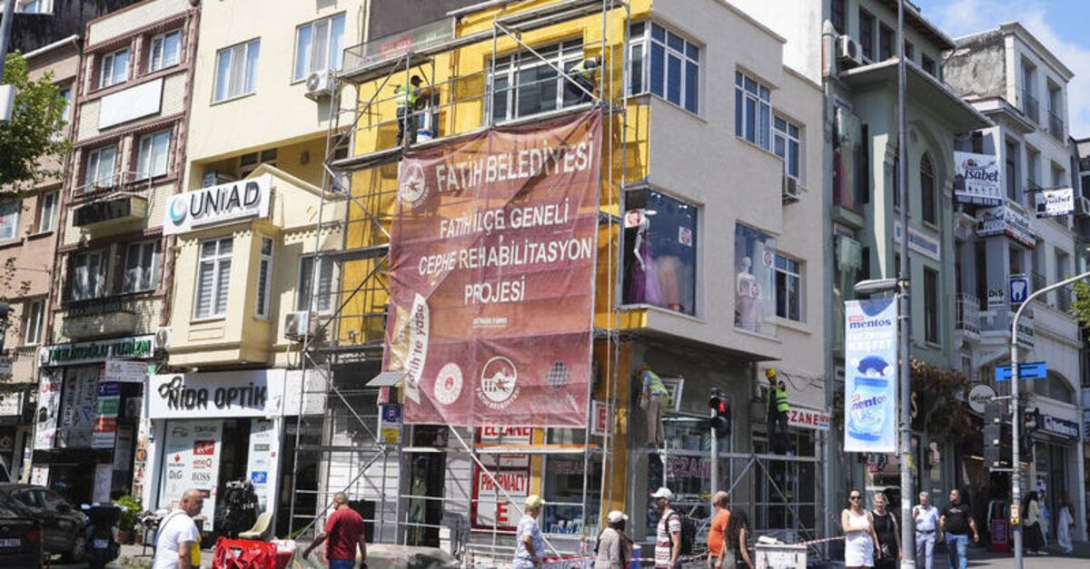 Fatih'te tarihi caddelerin çehresi yenileniyor