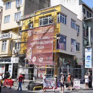 Fatih'te tarihi caddelerin çehresi yenileniyor