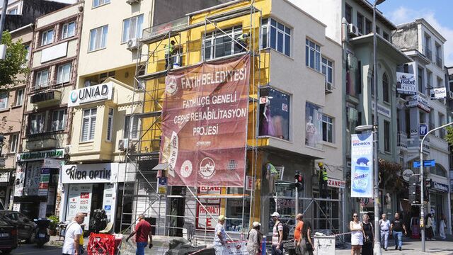 Fatih'te tarihi caddelerin çehresi yenileniyor