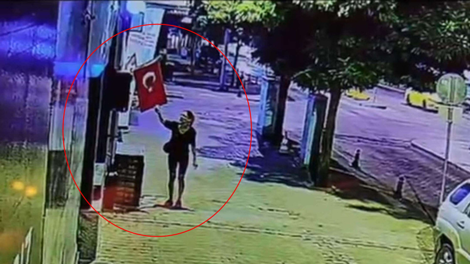 Türk bayrağını yakan kişi tutuklandı