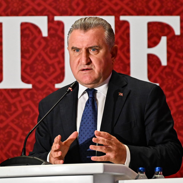 Bakan Bak'tan yeni sezon mesajı!