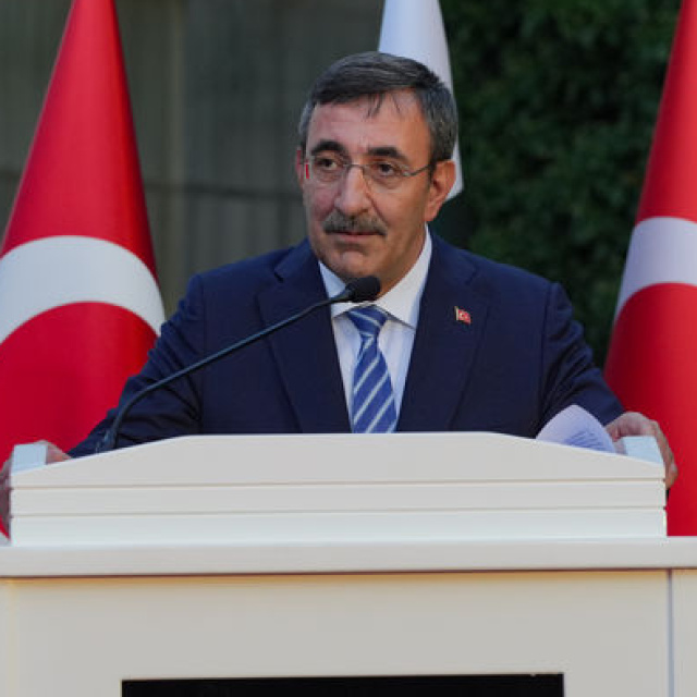 "Pakistan'ın refahını kendi refahımızdan ayrı görmüyoruz"