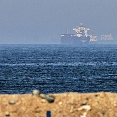 BAE'ye ait 2 tanker hedef alındı