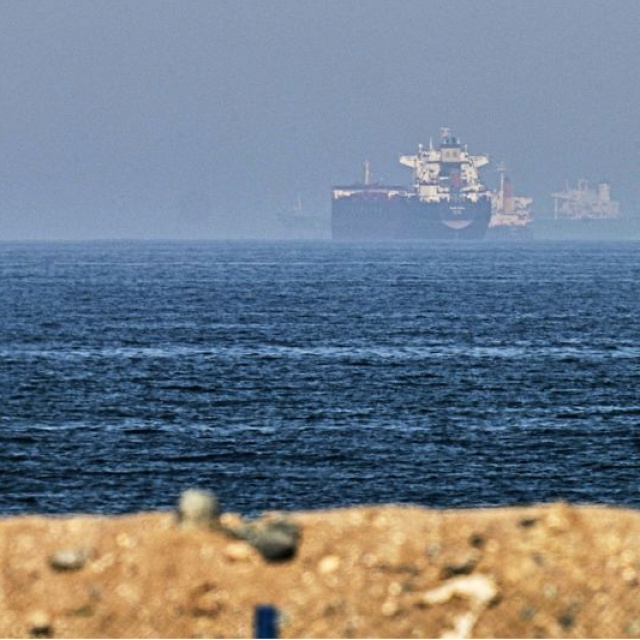BAE'ye ait 2 tanker hedef alındı