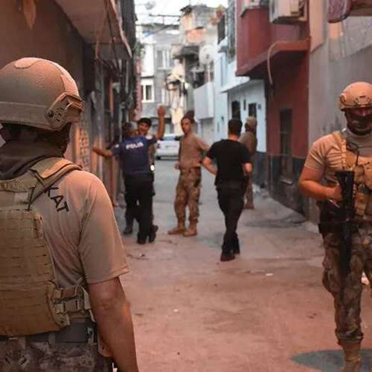 Kurşunlama operasyonlarında 8 gözaltı haber görseli