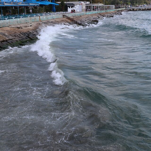 6 ilçe ve 11 plajda deniz yasağı