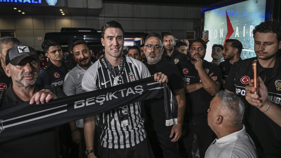 Vlahovic Beşiktaş'ın 3. Sırp futbolcusu oldu