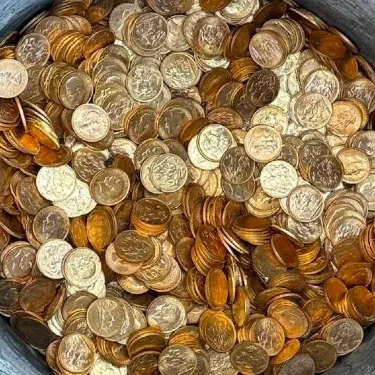 Duvarın içinden servet çıktı