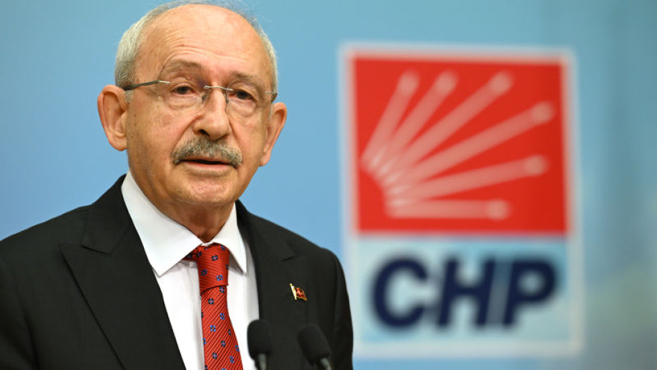 Erdal Beşikçioğlu'nu ziyaret etti