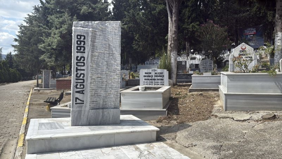 17 Ağustos depreminde hayatını kaybedenler anıldı