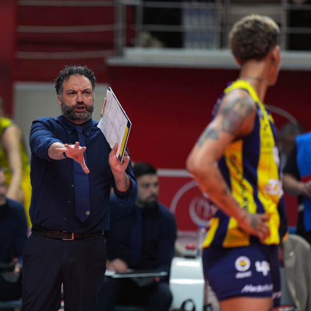 Lavarini, yeniden Fenerbahçe Medicana'da!