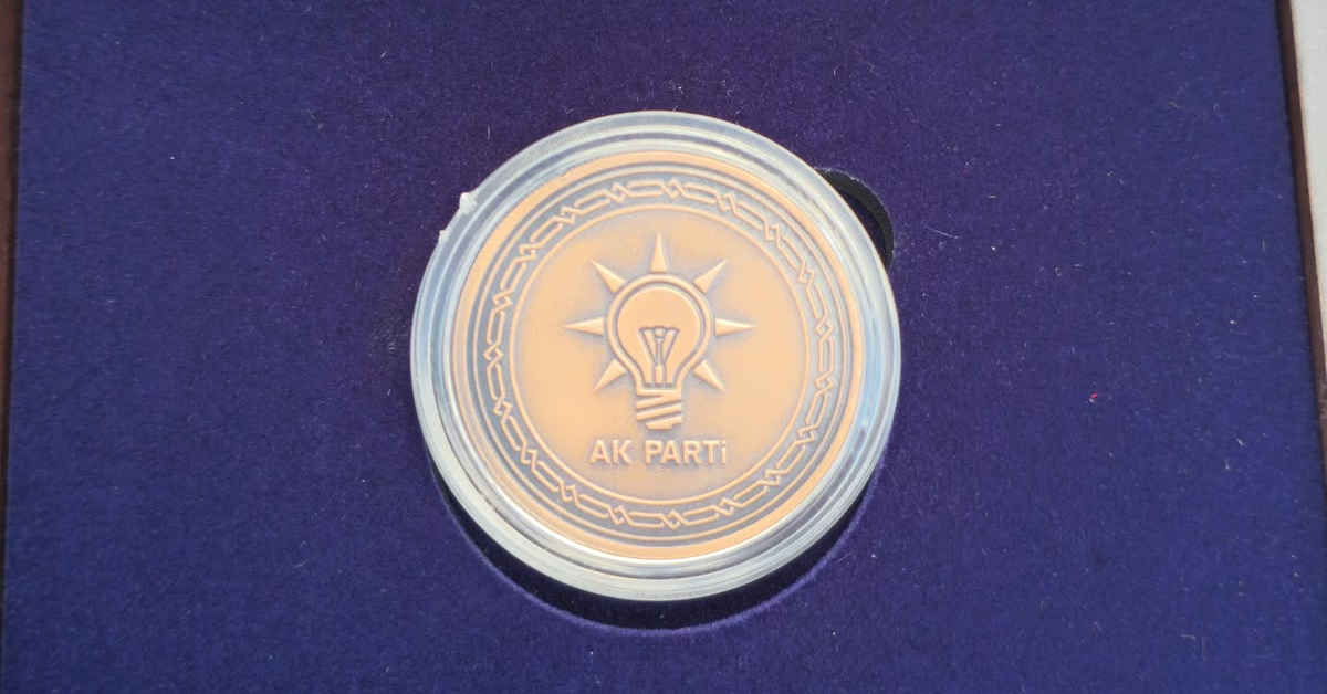 AK Parti’den 25’inci yıla özel hatıralar