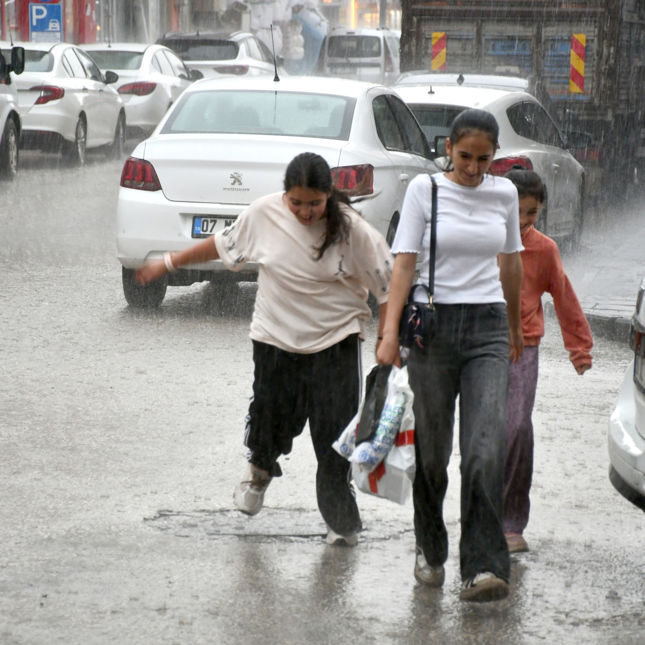 Hava Sisteminde Değişim Uyarısı: Yağışlar ve Fırtınalar Artıyor!