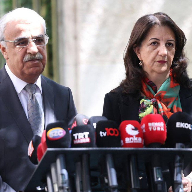 DEM heyetinden Demirtaş'a ziyaret
