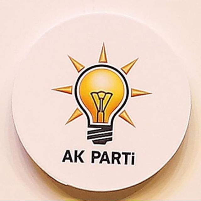 İzmir’de AK Parti’ye 500 katılım