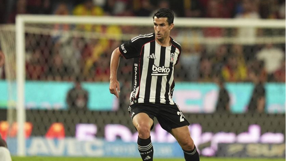 Beşiktaş Necip Uysal'ı onurlandıracak!