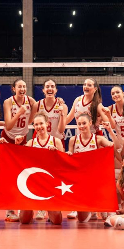 Genç Sultanlar, Dünya Şampiyonası'nda finalde!